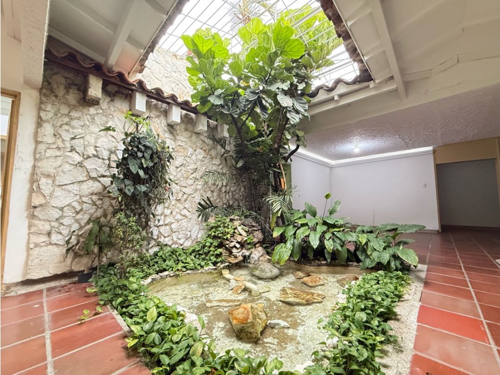 CASA EN VENTA EN LA FLORA (JP)
