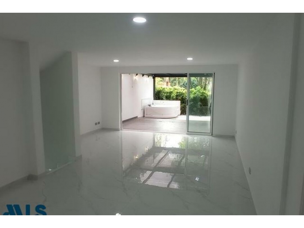 Casa en venta en La Frontera, Medellín