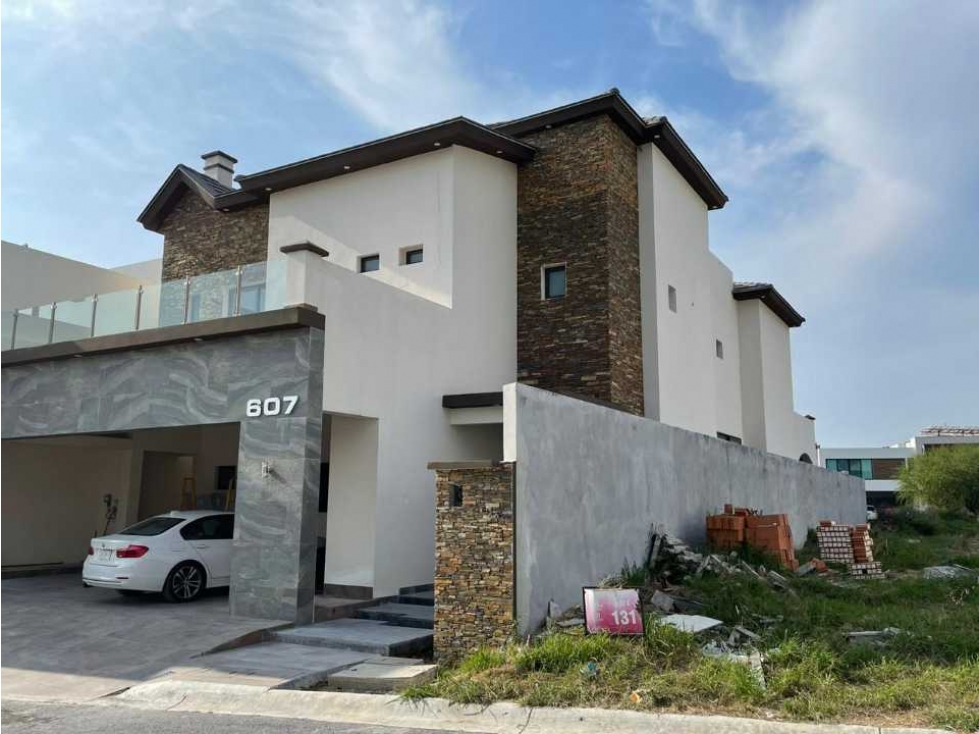Casa en Venta en La Joya Residencial en Monterrey - 3