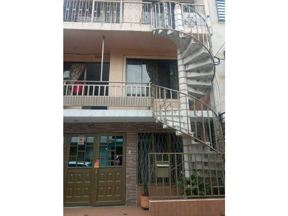 Casa en venta en la nueva base de 3 pisos