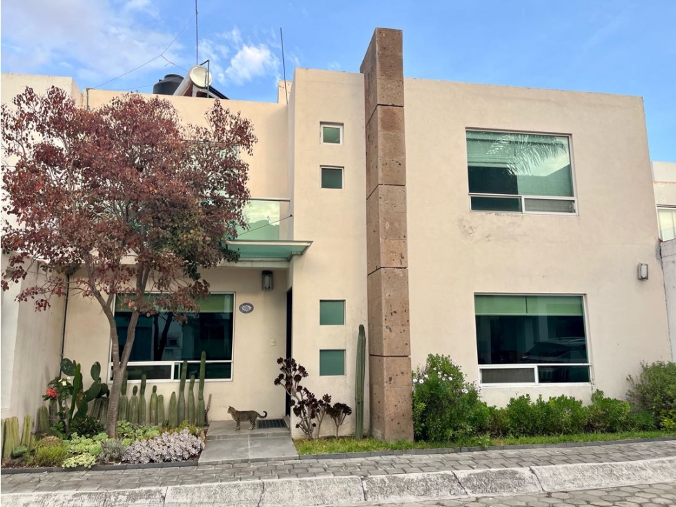 Casa en venta en la radia Cholula a unos pasos de UVM - 1