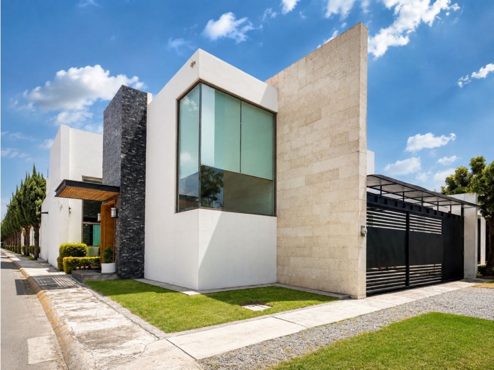 Casa en Venta en La Virgen Metepec | Residencia de Lujo