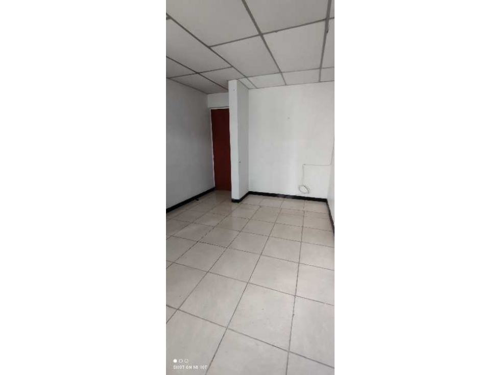 Casa en venta en álamos Cali de 2 pisos con 4 aparta estudios — foto 2