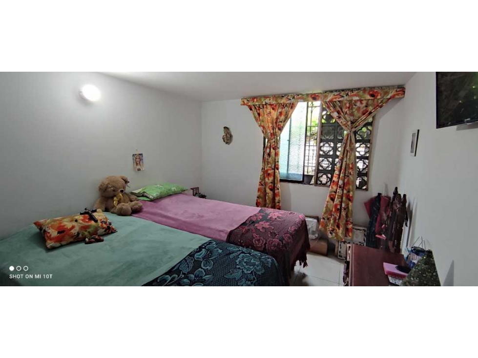 Casa en venta en álamos Cali de 2 pisos con 4 aparta estudios — foto 3