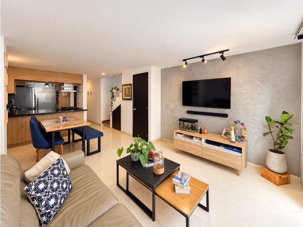 Casa en venta en Las Antillas, Envigado | Terraza y 2 garajes — foto 4