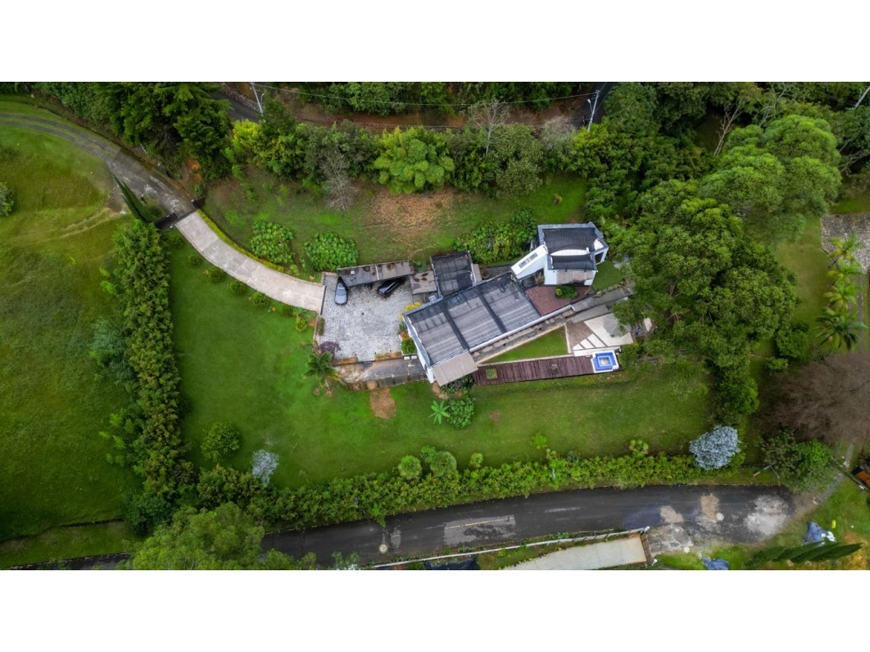 CASA EN VENTA Y RENTA EN LAS PALMAS CON VISTA A MEDELLIN — foto 2