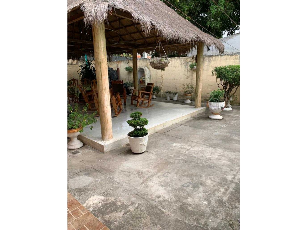 CASA EN VENTA EN LOS LAURELES CERCA AL CC ALAMEDAS DEL SINU — foto 2
