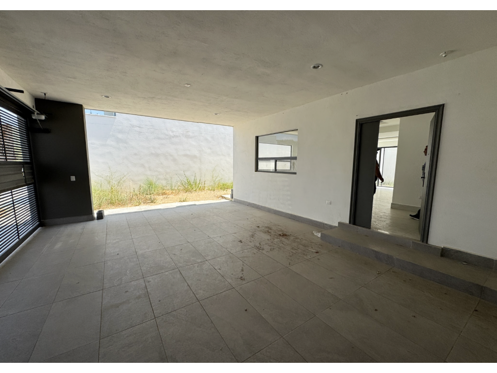 Casa en Venta en Los Linos, Santiago - 3 Recámaras y Gran Diseño - 2