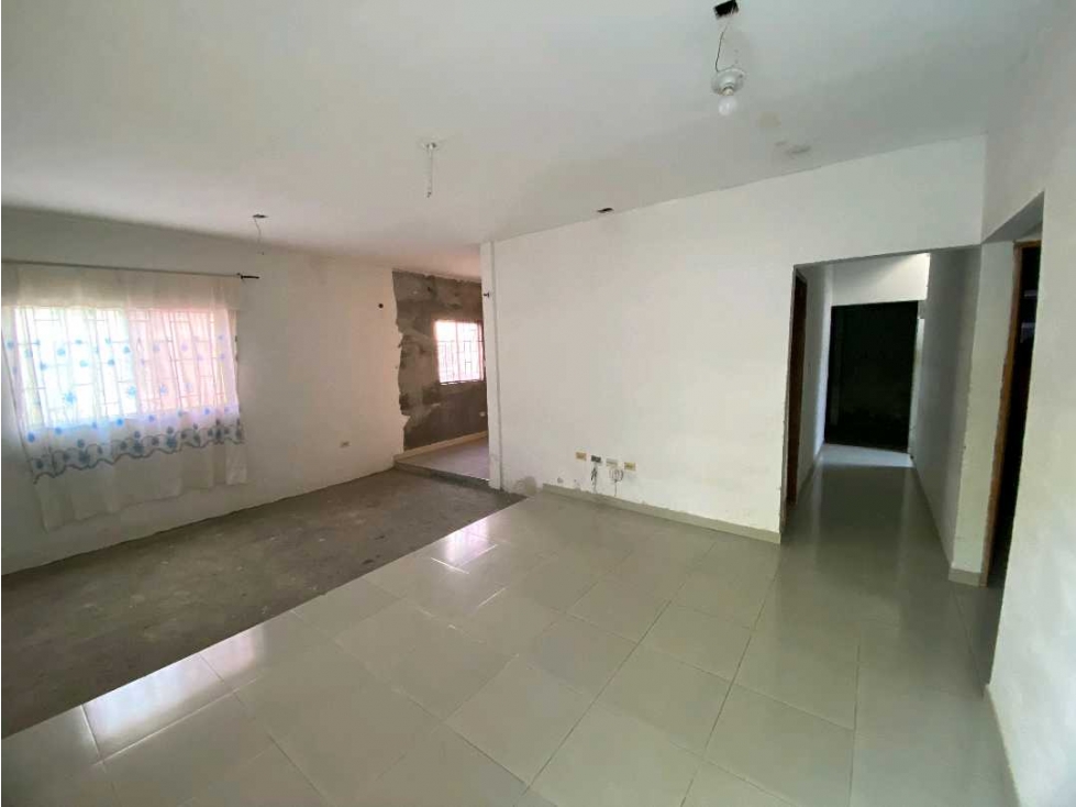 CASA EN VENTA EN MARGEN IZQUERDA