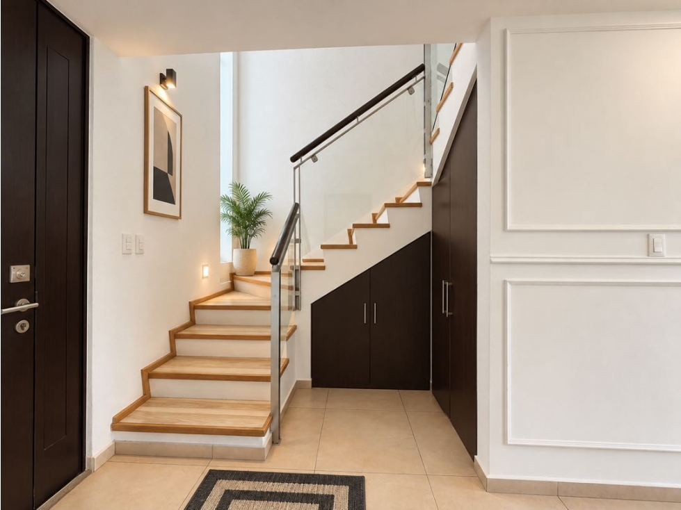 Casa en Venta en Metepec frente al Lago con amplio jardín y Casa Club - 6