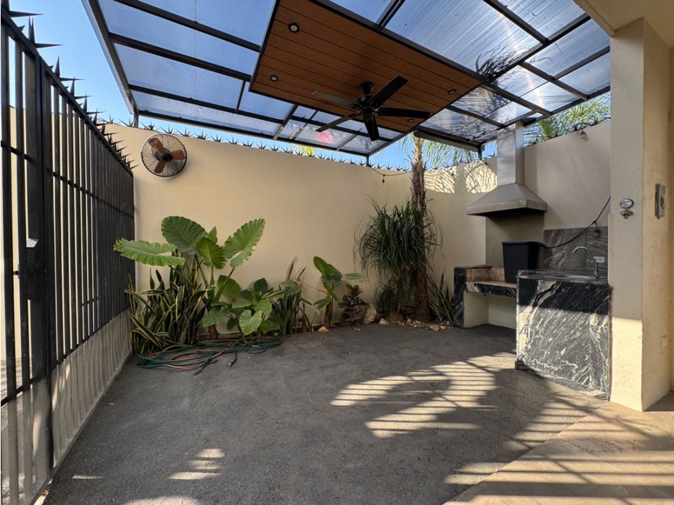 Casa en venta y Renta en Montenova, Av. La Reserva — foto 4