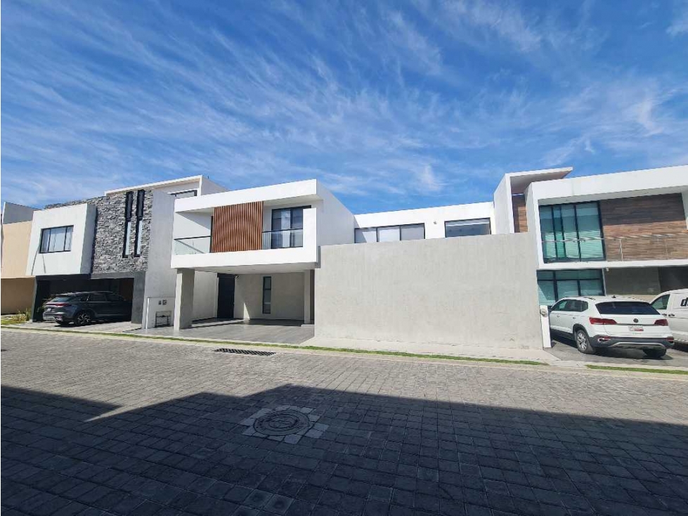 CASA EN VENTA EN MORILLOTLA CON RECAMARA PRINCIPAL EN PLANTA BAJA