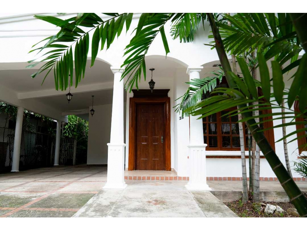 CASA EN VENTA EN OBARRIO - SEMICOMERCIAL - 1