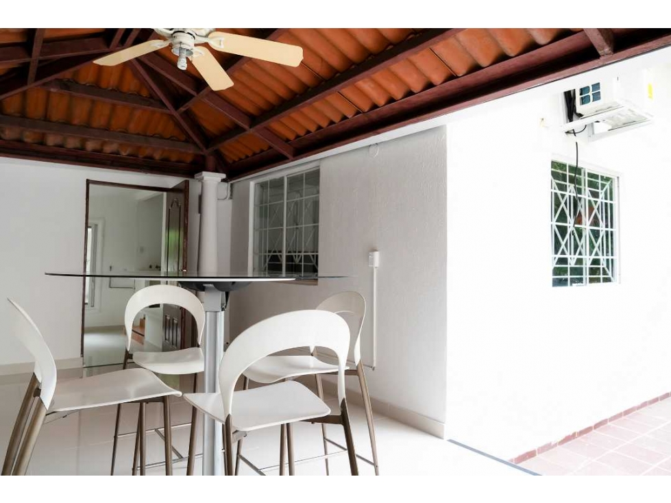 CASA EN VENTA EN OBARRIO - SEMICOMERCIAL - 4