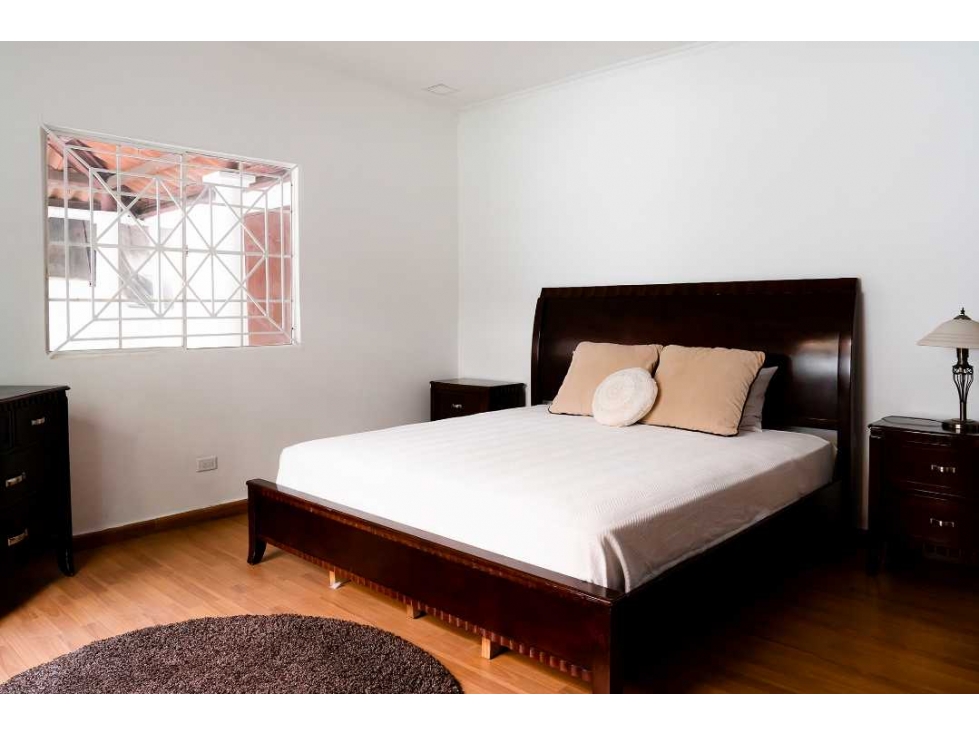 CASA EN VENTA EN OBARRIO - SEMICOMERCIAL - 6