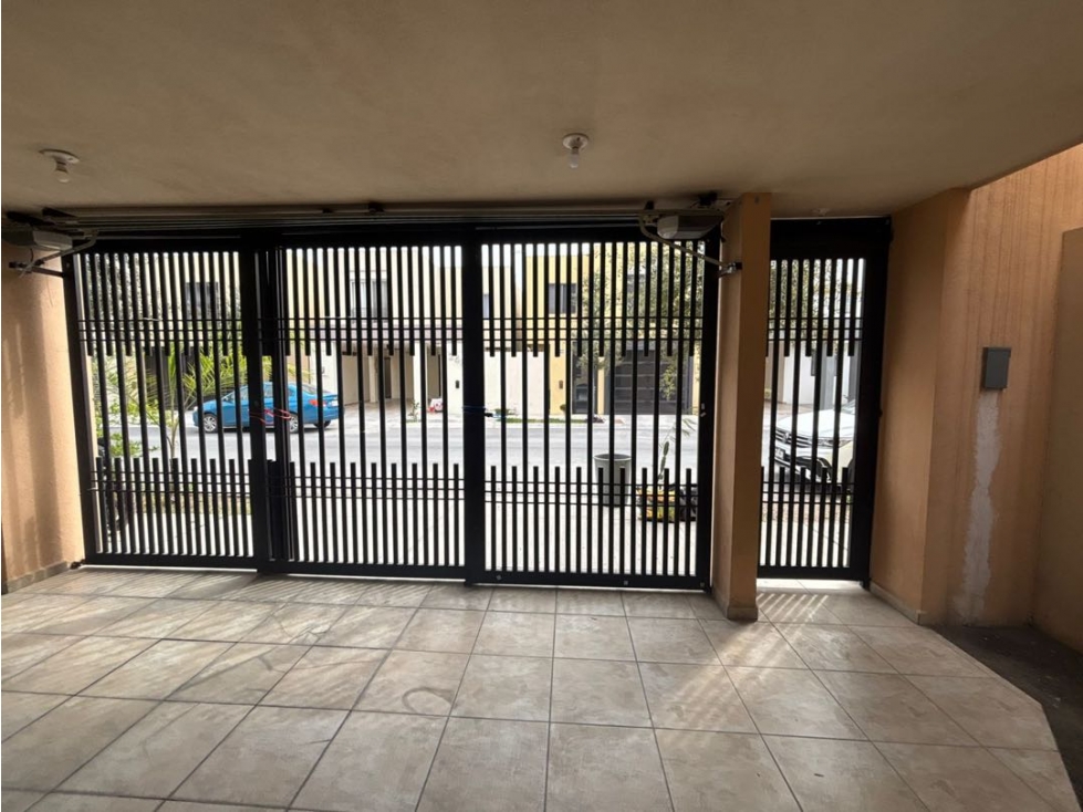 CASA EN VENTA EN PARAJE SANTA ROSA SUR APODACA EQUIPADA — foto 2