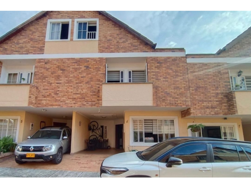 CASA EN VENTA EN PORTAL DE OVIEDO CAÑAVERAL FLORIDABLANCA