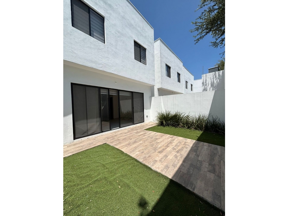 Casa en Venta en Porto Cumbres Frente a Parque en García — foto 3