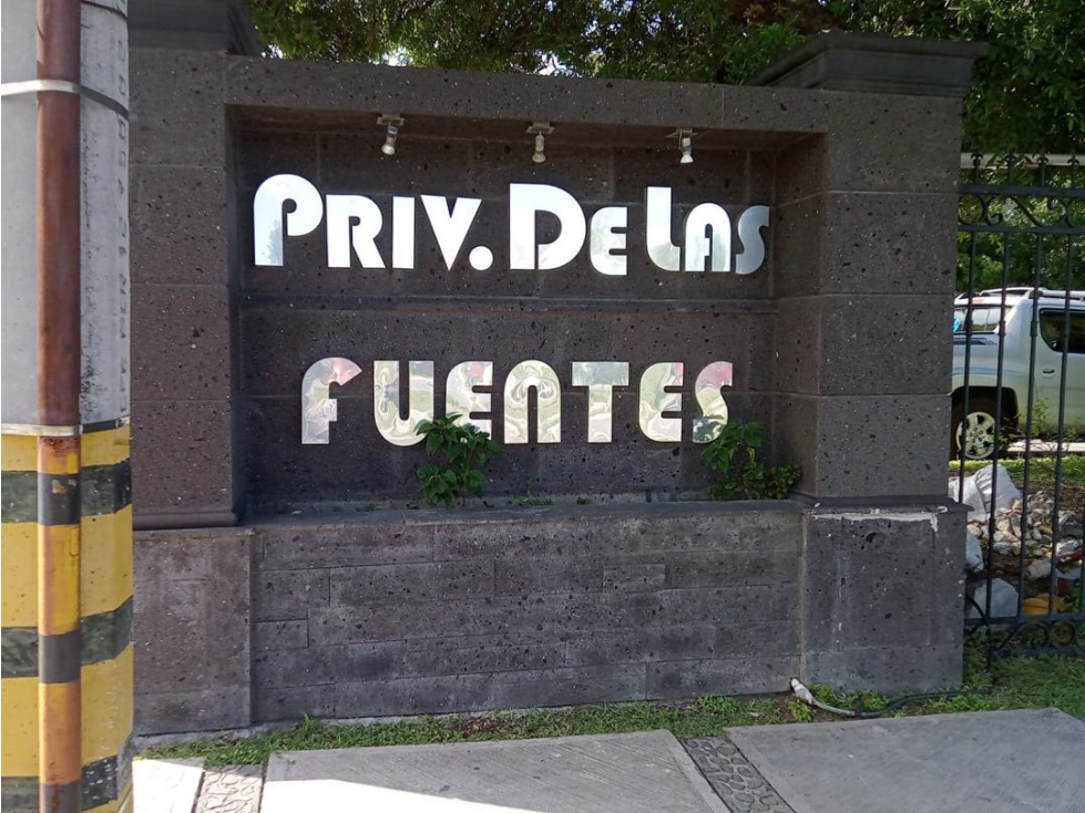 CASA EN RENTA EN PRIVADA PUERTA DE HIERRO MONTERREY - 1