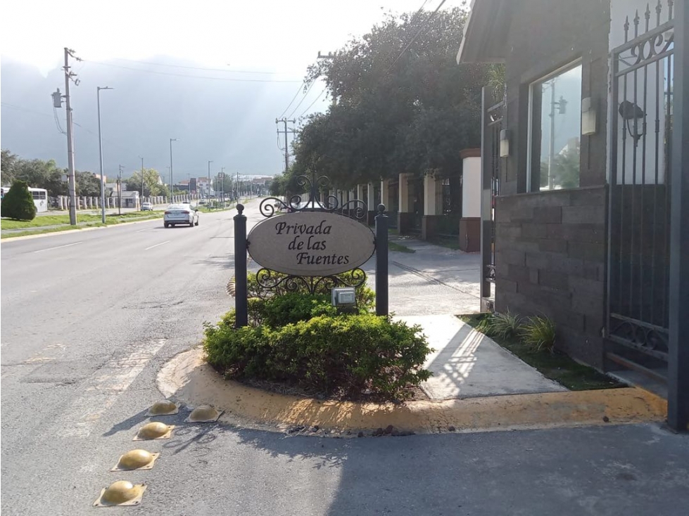 CASA EN RENTA EN PRIVADA PUERTA DE HIERRO MONTERREY - 2