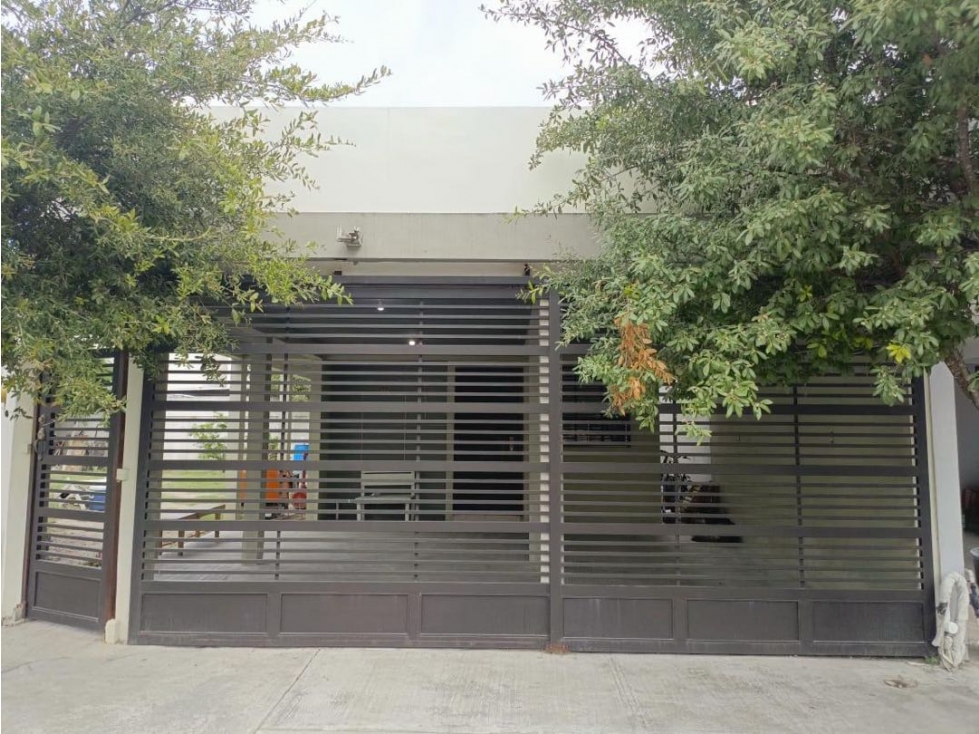 CASA EN VENTA EN PRIVADAS DE SANTA ROSA APODACA EN ESQUINA Y EXCEDENTE — foto 2
