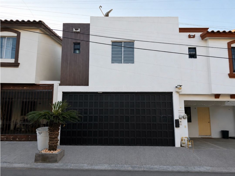 Casa en Venta en Privadas de Santa Catarina, Santa Catarina, NL - 1