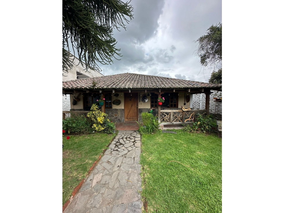 CASA EN VENTA EN PUEMBO A DOS CUADRAS DEL PARQUE CENTRAL