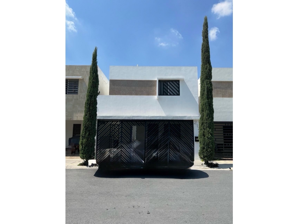 CASA EN VENTA EN RADICA APODACA FRENTE A PARQUE EQUIPADA