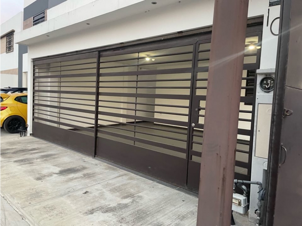 CASA EN VENTA EN RADICA APODCA CON EXCEDENTE, ESQUINA Y FRENTE PARQUE - 3