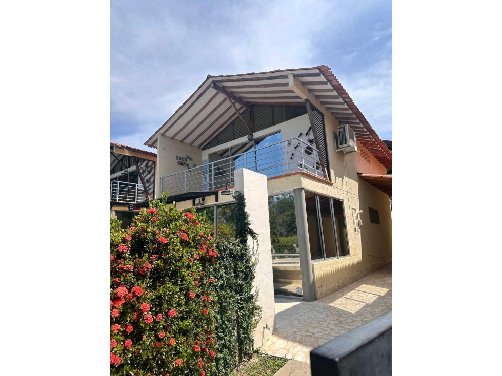 Casa En Venta En Santa Fe De Antioquia, unidad cerrada