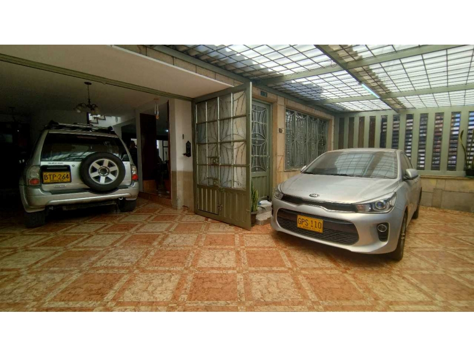 Casa en venta en Santa Isabel Bogotá | 3 niveles — foto 2