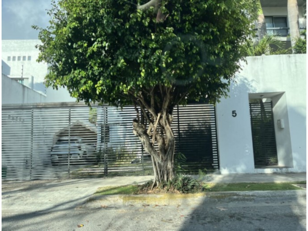 Casa en Venta en Supermanzana 16, Cancún | 319m² de Terreno - 2