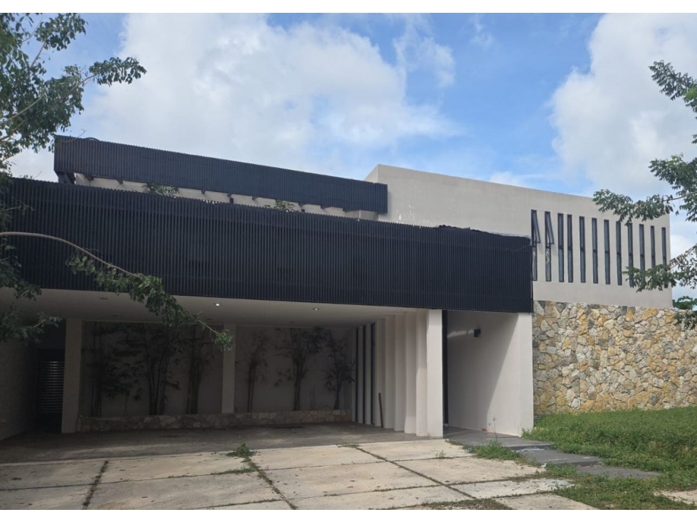 Casa en Venta en Tixcuytún, Mérida | 2,257 m² Terreno