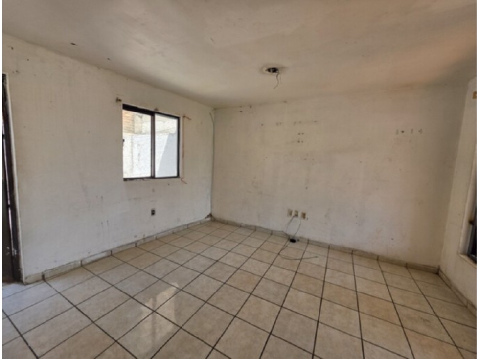 Casa en Venta en Tlaquepaque - Oportunidad de Inversión Inmediata - 2