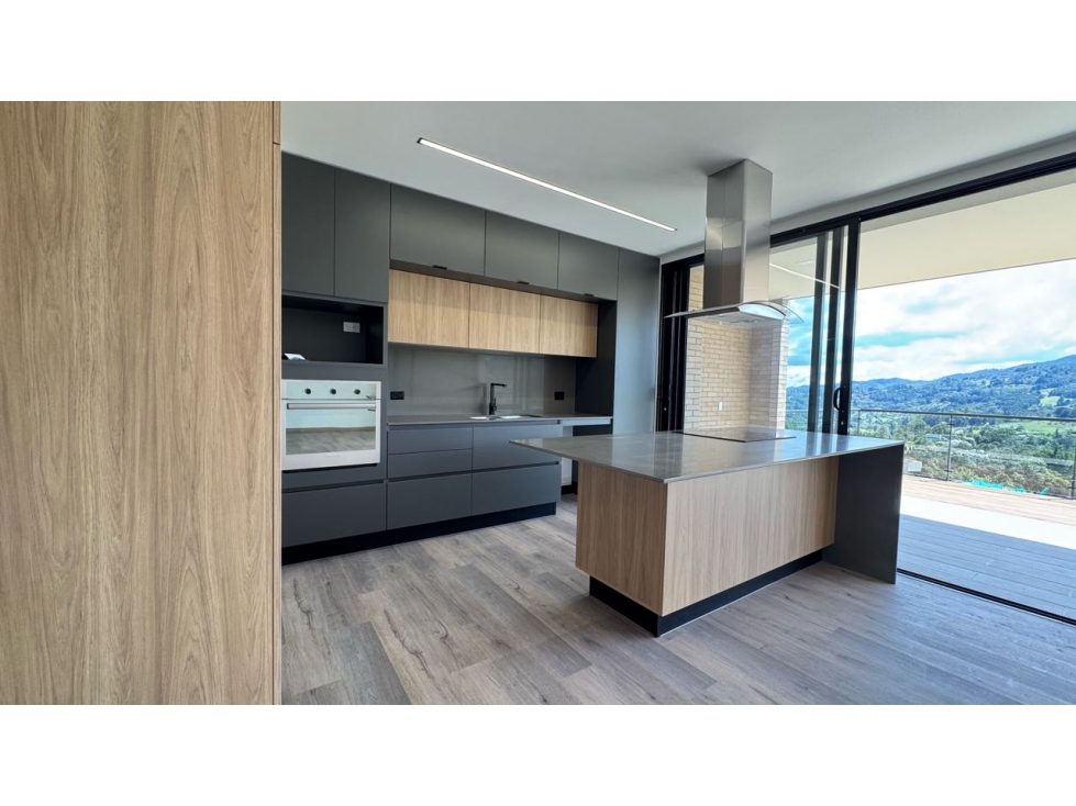 Casa en venta en unidad cerrada en Sajonia cerca al túnel oriente LDC