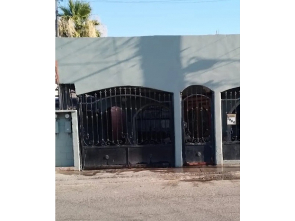Casa en Venta en Valle Dorado, Mexicali, Baja California - 1