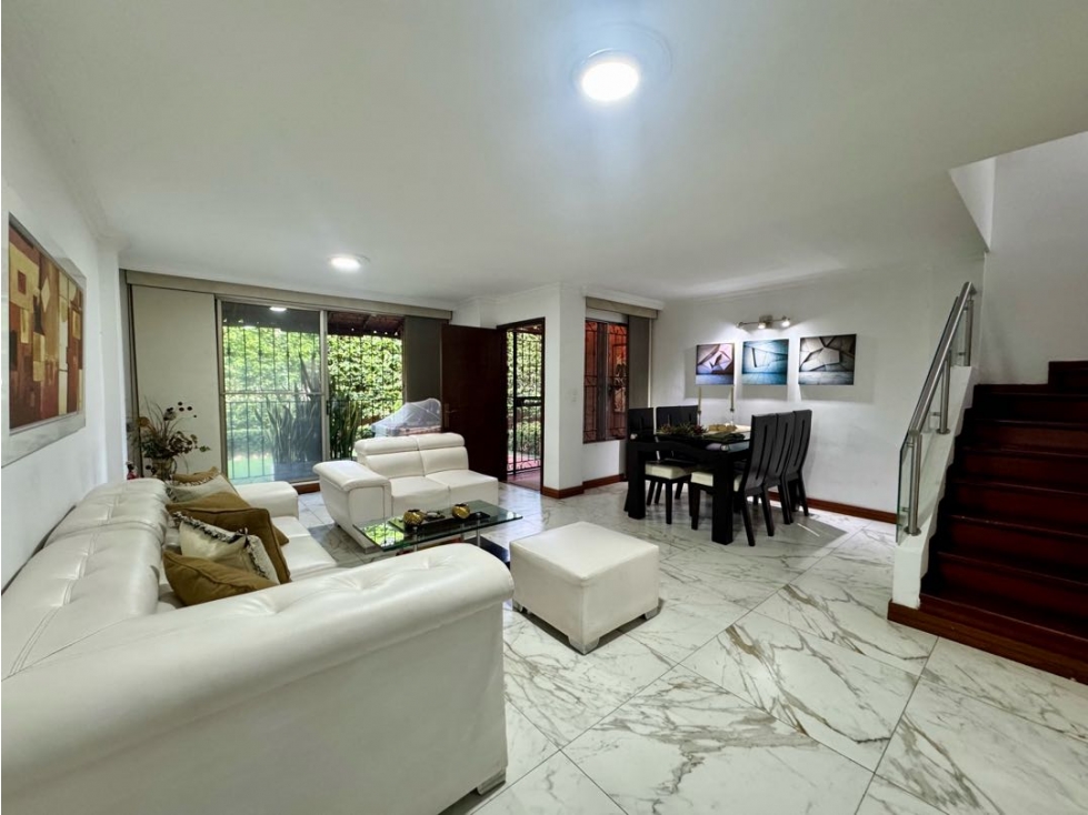 Casa en venta en Villas de San Joaquín Condominio sur Cali