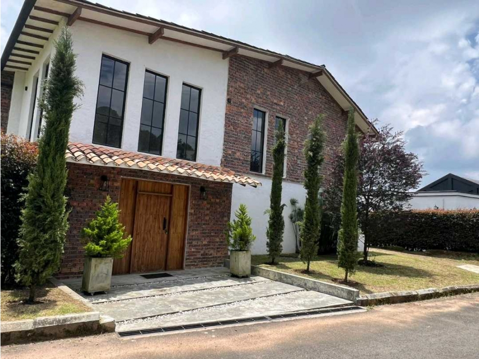 Casa en venta Envigado cerca al colegio San José las Vegas