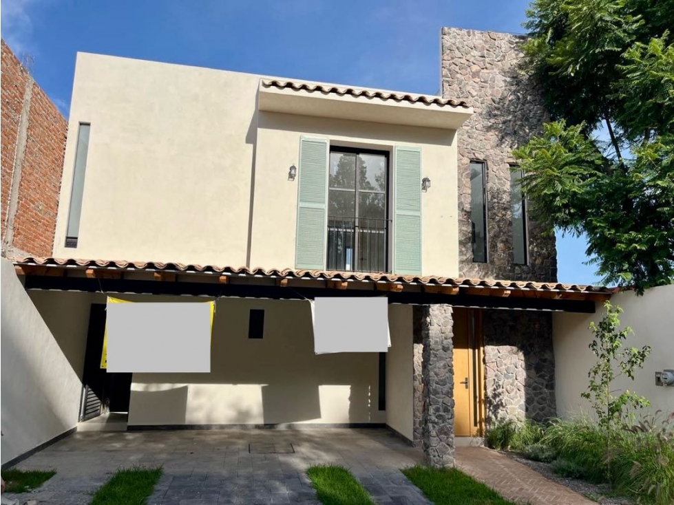 Casa en venta estilo Toscana en zerezotla