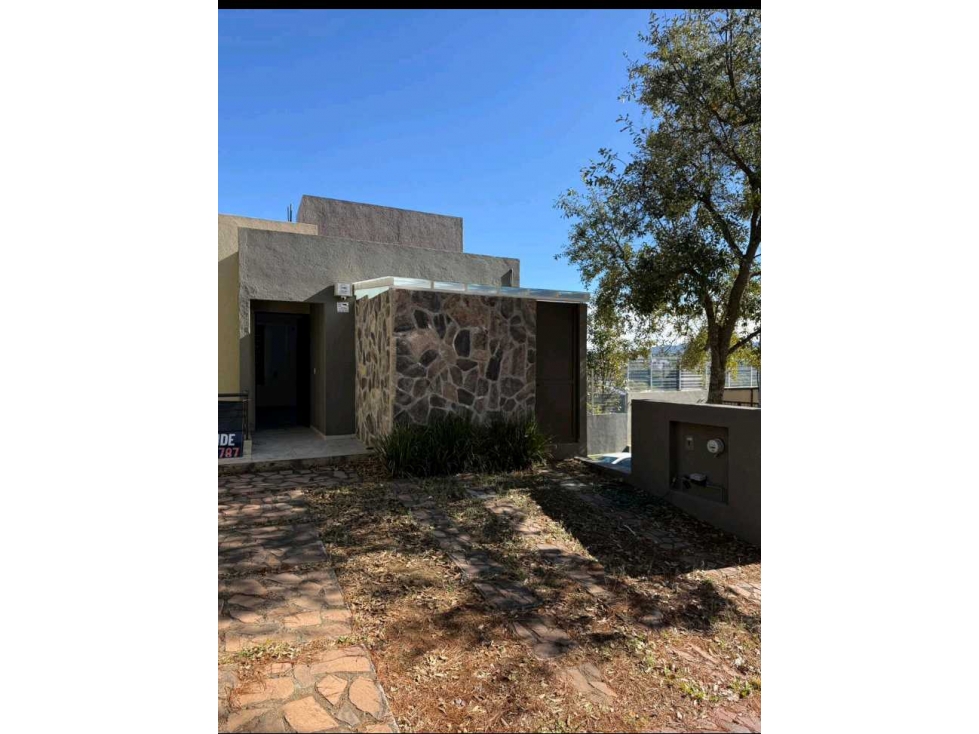 CASA EN VENTA FRACCIONAMIENTO ALTOZANO