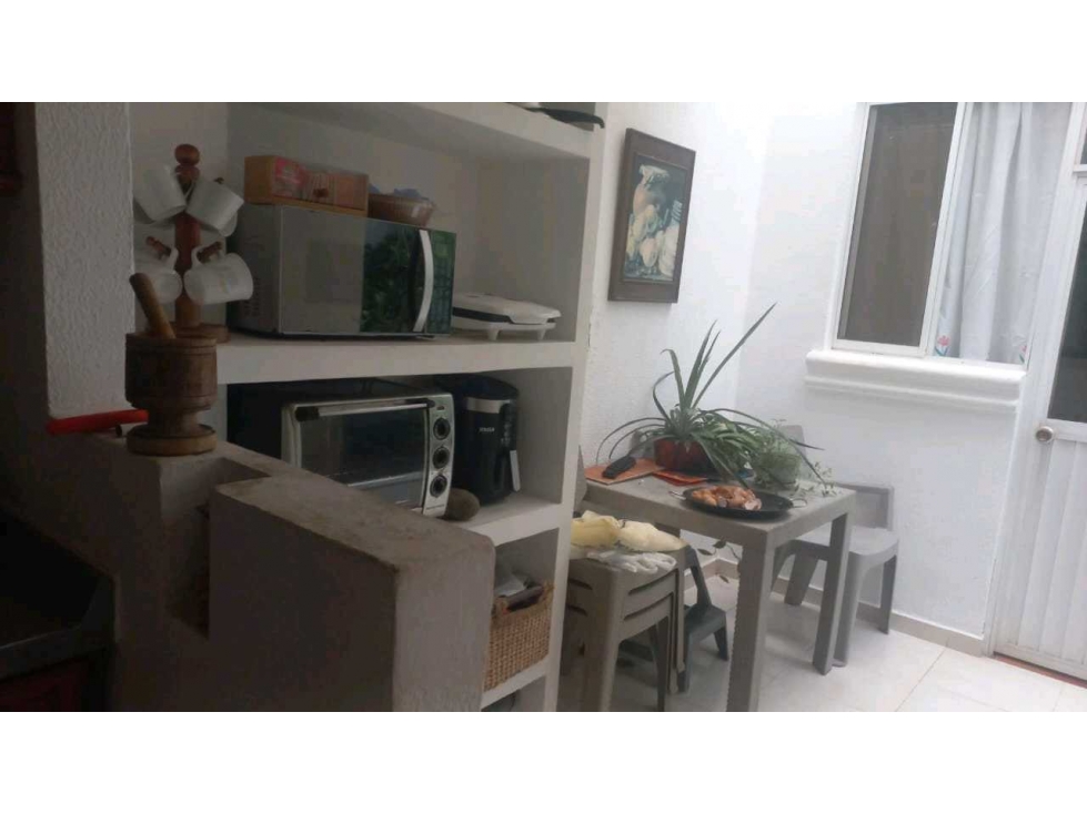 CASA EN VENTA FRENTE AL PARQUE DE LOS SUEÑOS