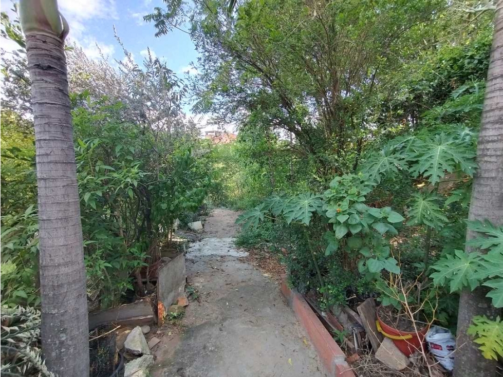 CASA EN VENTA ( 2 APTOS) EN BALCONES DE ALEJANDRIA/GIRON - 4