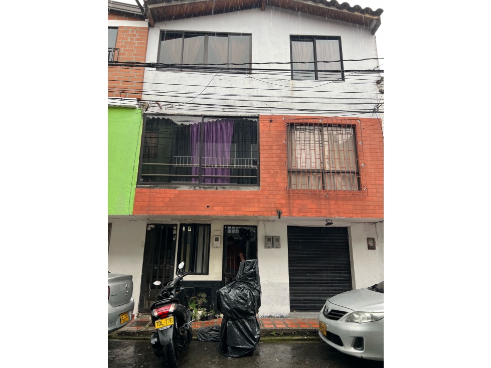 Casa en venta, guayabal la colina- Primer piso