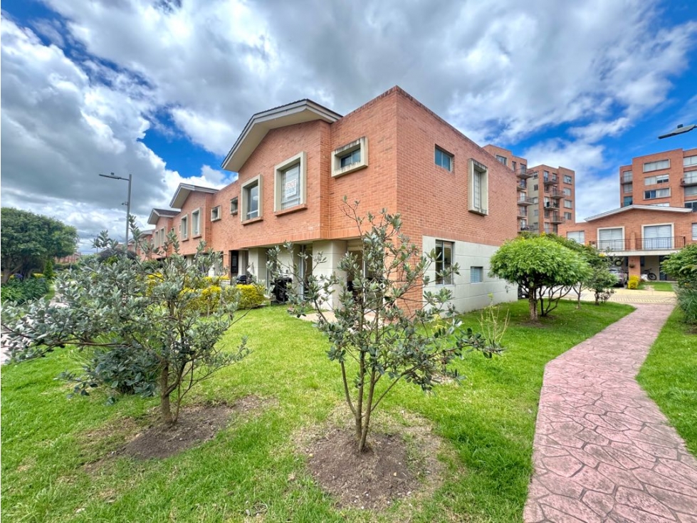 CASA EN VENTA HACIENDA ALCALA ROBLE MOSQ - CODIGO 1304