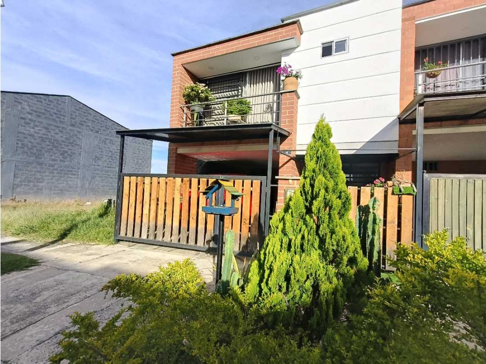 CASA EN VENTA JAEDINES DEL CAMPO SECTOR CC VIVA LA CEJA
