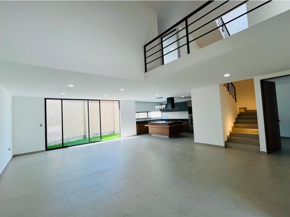 Casa en venta junto a área verde con doble altura! Lomas Angelópolis — foto 3