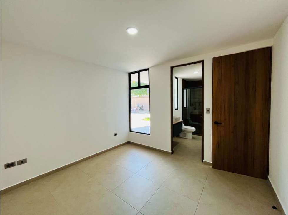 Casa en venta junto a área verde con doble altura! Lomas Angelópolis — foto 5