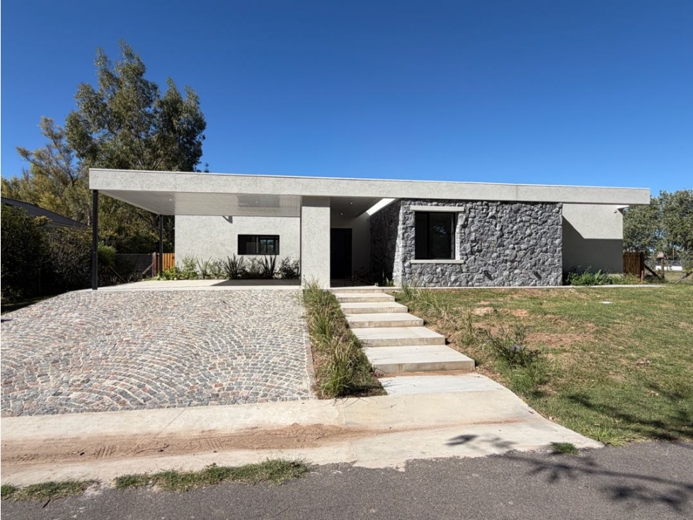 ATRACTIVA CASA A ESTRENAR EN EL BARRIO LA CONCEPCION DE LUJAN — foto 4