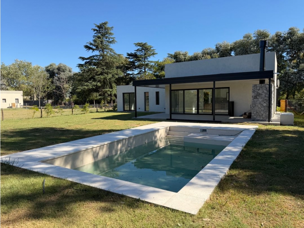 ATRACTIVA CASA A ESTRENAR EN EL BARRIO LA CONCEPCION DE LUJAN