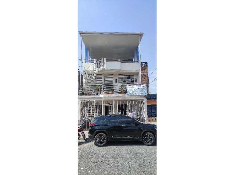 CASA EN VENTA LA NUEVA FLORESTA